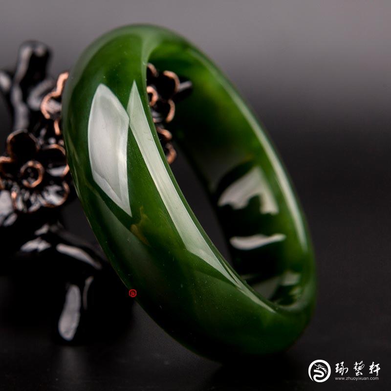 愛淇軒玉器手鐲最新款,一段溫馨的珠寶情緣