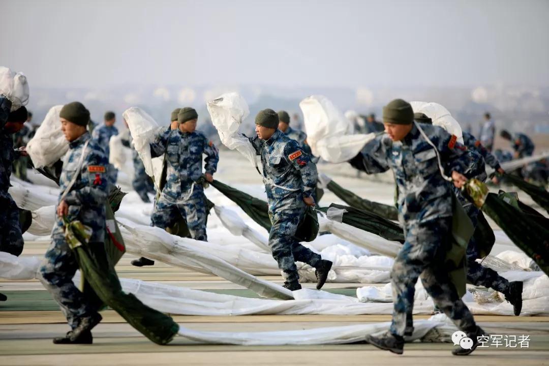 中國(guó)空降兵最新裝備揭秘,尖端裝備展示戰(zhàn)斗力?