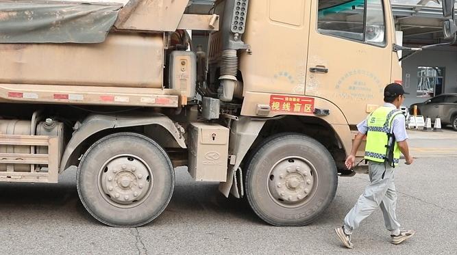 深圳泥頭車新時代，科技重塑運輸業，最新政策引領泥頭車發展