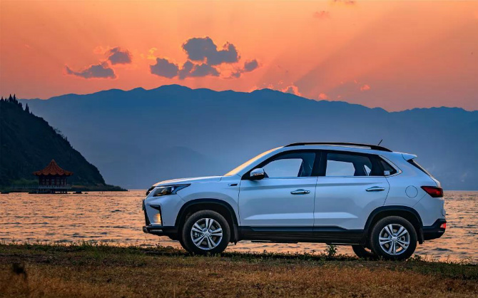 北汽幻速S5最新動態,路上的奇遇與家的溫馨